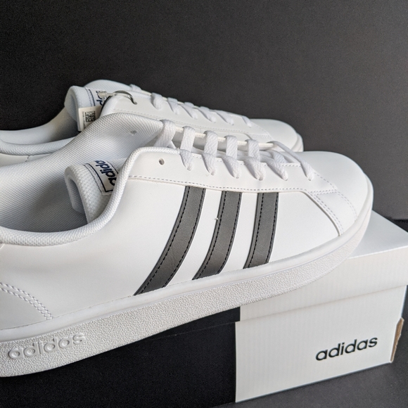 Adidas - Picture 3 of 4